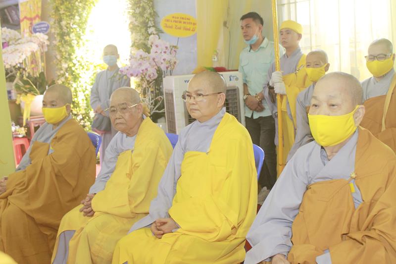 Đồng Tháp: Lễ truy niệm và phụng tống kim quan cố Trưởng lão HT. Thích Thiện Huệ nhập bảo tháp