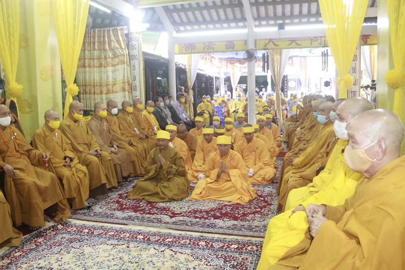 Đồng Tháp: Lễ truy niệm và phụng tống kim quan cố Trưởng lão HT. Thích Thiện Huệ nhập bảo tháp