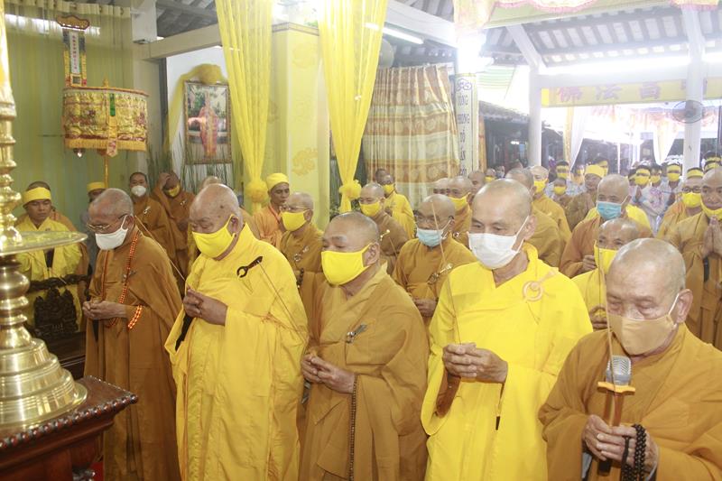 Đồng Tháp: Lễ truy niệm và phụng tống kim quan cố Trưởng lão HT. Thích Thiện Huệ nhập bảo tháp