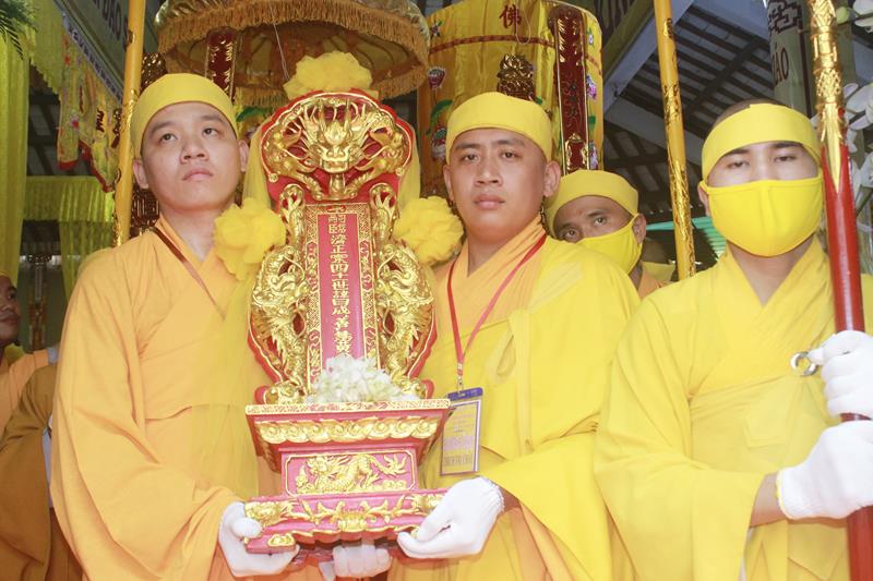 Đồng Tháp: Lễ truy niệm và phụng tống kim quan cố Trưởng lão HT. Thích Thiện Huệ nhập bảo tháp