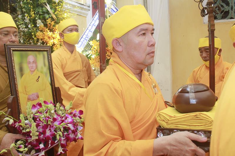 Đồng Tháp: Lễ truy niệm và phụng tống kim quan cố Trưởng lão HT. Thích Thiện Huệ nhập bảo tháp