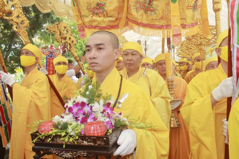 Đồng Tháp: Lễ truy niệm và phụng tống kim quan cố Trưởng lão HT. Thích Thiện Huệ nhập bảo tháp