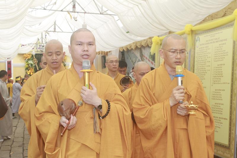 Đồng Tháp: Lễ truy niệm và phụng tống kim quan cố Trưởng lão HT. Thích Thiện Huệ nhập bảo tháp