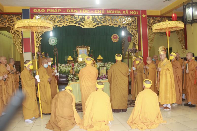 Đồng Tháp: Lễ truy niệm và phụng tống kim quan cố Trưởng lão HT. Thích Thiện Huệ nhập bảo tháp