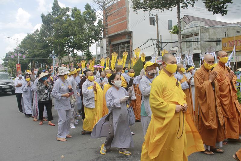 Đồng Tháp: Lễ truy niệm và phụng tống kim quan cố Trưởng lão HT. Thích Thiện Huệ nhập bảo tháp