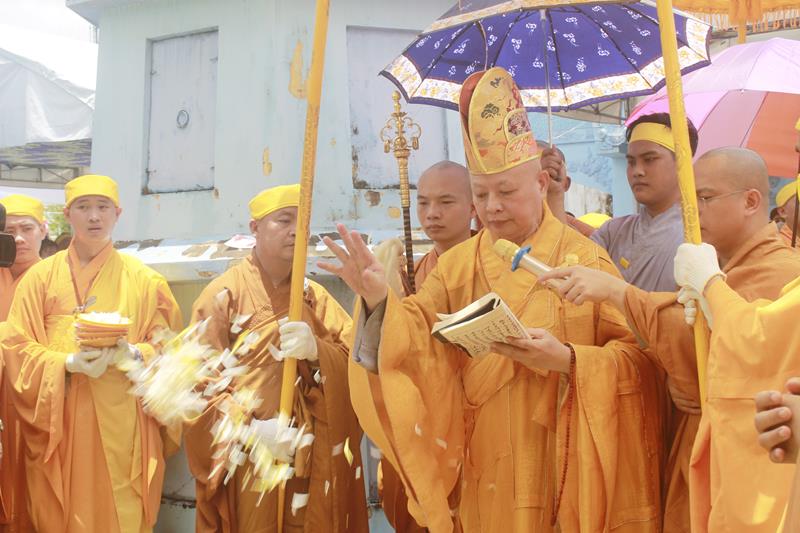 Đồng Tháp: Lễ truy niệm và phụng tống kim quan cố Trưởng lão HT. Thích Thiện Huệ nhập bảo tháp