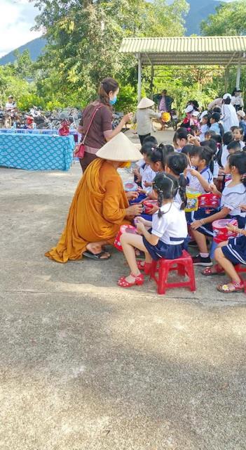 Trung thu yêu thương đến với miền núi Ninh Tân