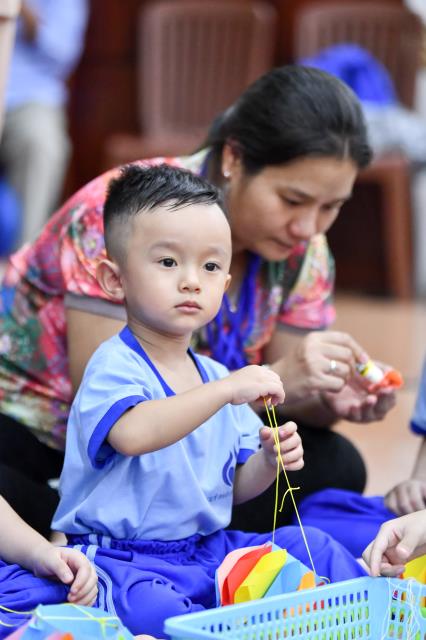 Không khí trung thu tràn ngập khóa tu Búp sen từ bi
