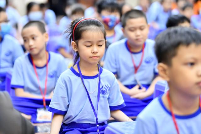Không khí trung thu tràn ngập khóa tu Búp sen từ bi