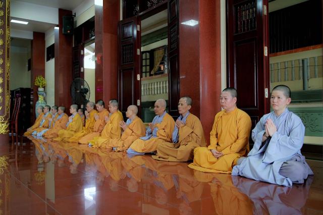Chùa Đức Quang cúng dường trường hạ các tỉnh miền Tây
