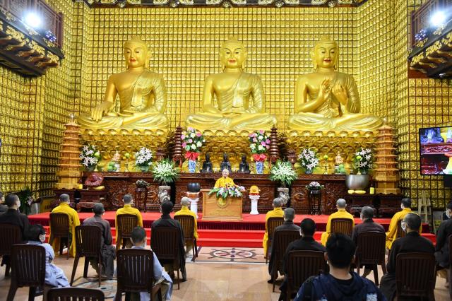 Khóa Tu Ngày An Lạc Online: Vượt Qua Tâm Lý Khủng Hoảng Trong Mùa Dịch Covid-19