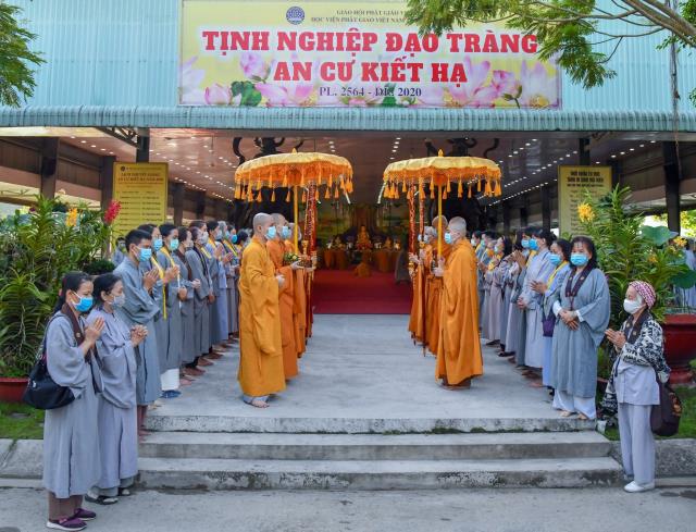 TP. HCM: LỄ TỰ TỨ TẠI TRƯỜNG HẠ HỌC VIỆN PHẬT GIÁO VIỆT NAM