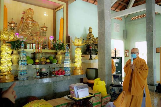 Chùa Đức Quang cúng dường trường hạ các tỉnh miền Tây