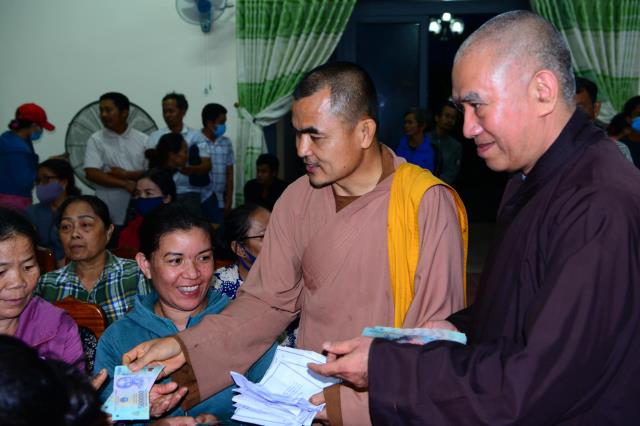 HVPGVN tại TP. HCM trao tặng hơn 1 tỷ đồng tại Quảng Nam