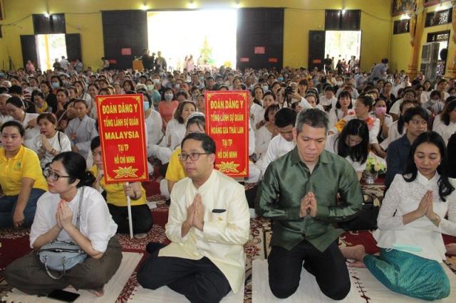 Đồng Nai: Tổng lãnh sự Vương quốc Campuchia - Malaysia - Hoàng gia Thái Lan dự lễ dâng Y Kathina tại Thiền viện Phước Sơn