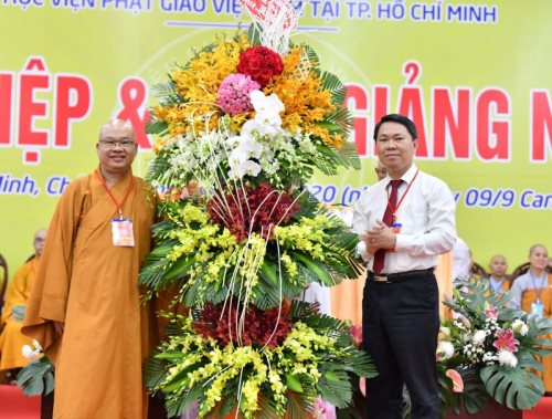 Quỹ ĐPNN Ủng Hộ 1.8 Tỷ Cứu Trợ Lũ Lụt Miền Trung Nhân Lễ Tốt Nghiệp – Khai Giảng Học Viện PGVN Tp.HCM Năm 2020