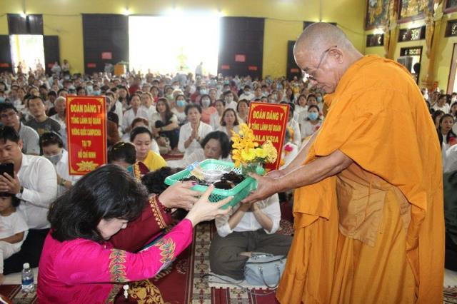 Đồng Nai: Tổng lãnh sự Vương quốc Campuchia - Malaysia - Hoàng gia Thái Lan dự lễ dâng Y Kathina tại Thiền viện Phước Sơn