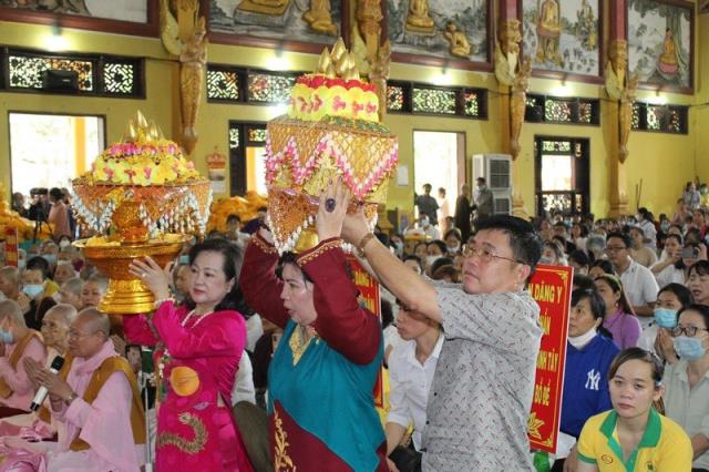 Đồng Nai: Tổng lãnh sự Vương quốc Campuchia - Malaysia - Hoàng gia Thái Lan dự lễ dâng Y Kathina tại Thiền viện Phước Sơn