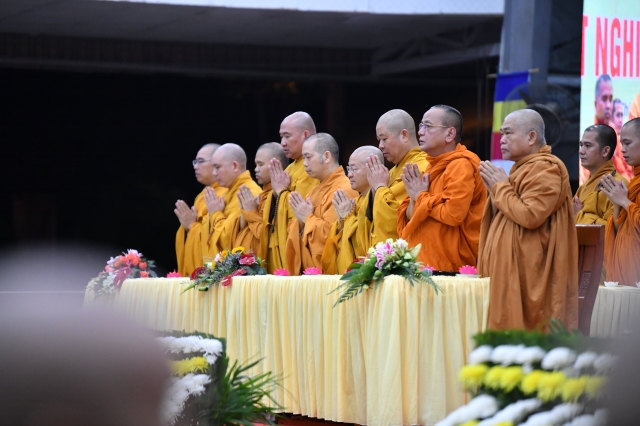 HVPGVN tại TP. HCM: Đêm thắp nến tri ân Thầy Cô và cầu nguyện thế giới an bình