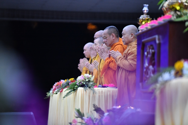 HVPGVN tại TP. HCM: Đêm thắp nến tri ân Thầy Cô và cầu nguyện thế giới an bình