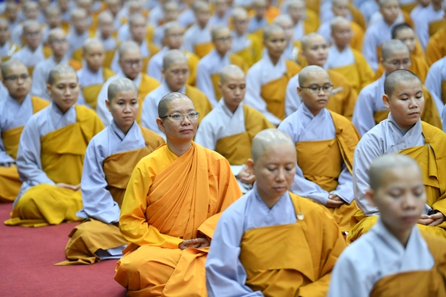 HVPGVN tại TP. HCM: Đêm thắp nến tri ân Thầy Cô và cầu nguyện thế giới an bình