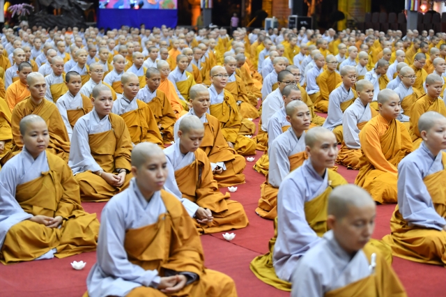 HVPGVN tại TP. HCM: Đêm thắp nến tri ân Thầy Cô và cầu nguyện thế giới an bình