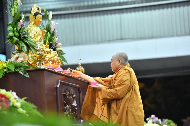 HVPGVN tại TP. HCM: Đêm thắp nến tri ân Thầy Cô và cầu nguyện thế giới an bình