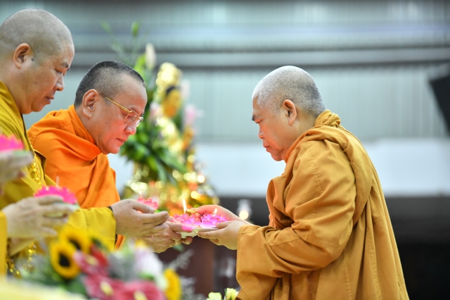 HVPGVN tại TP. HCM: Đêm thắp nến tri ân Thầy Cô và cầu nguyện thế giới an bình