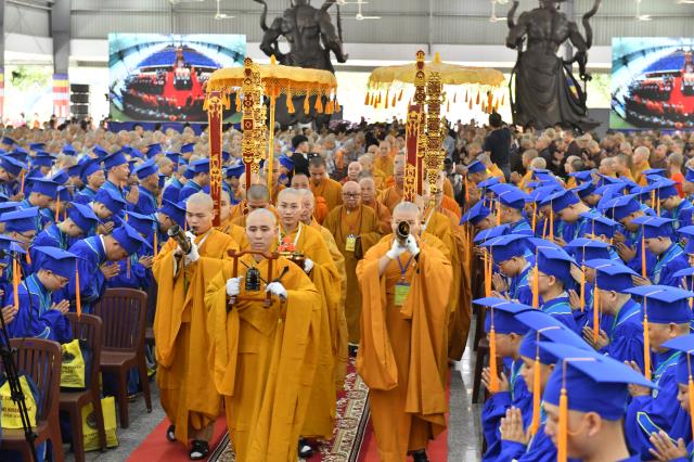 Trang nghiêm Lễ Tốt nghiệp và Tổng khai giảng tại HVPGVN tại TP. HCM