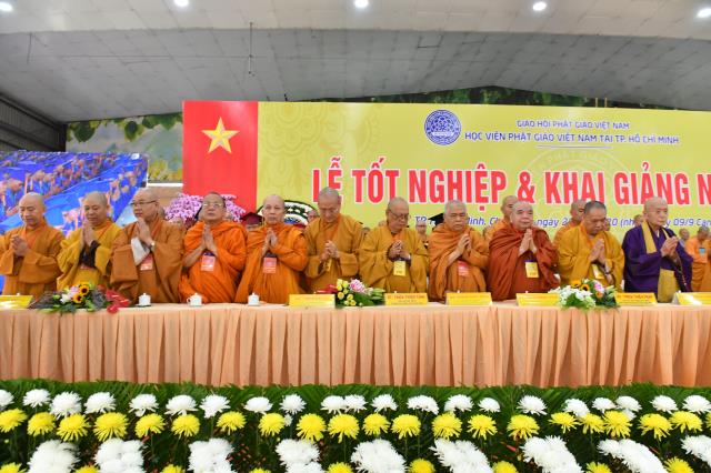 Trang nghiêm Lễ Tốt nghiệp và Tổng khai giảng tại HVPGVN tại TP. HCM