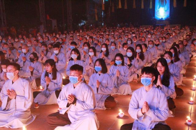 Thái Bình: Lễ hội hoa đăng vía Di Đà tại chùa Từ Xuyên