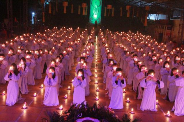 Thái Bình: Lễ hội hoa đăng vía Di Đà tại chùa Từ Xuyên