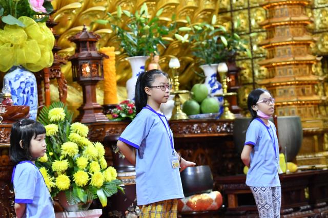 Về chùa, ươm mầm những ước mơ