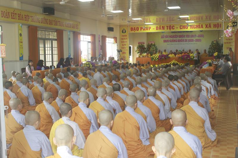 Đồng Tháp: Lễ tốt nghiệp khoá VIII và khai giảng khoá IX trường TCPH Đồng Tháp