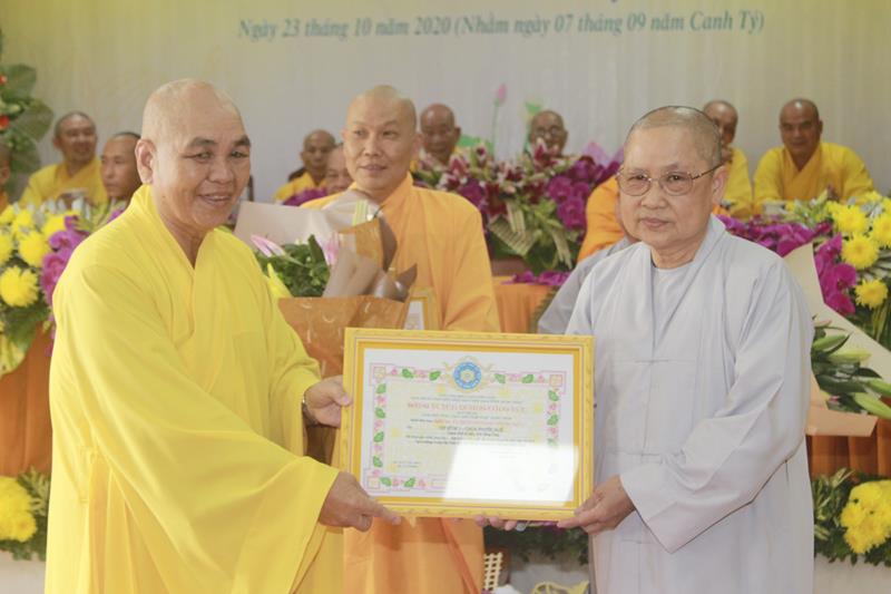 Đồng Tháp: Lễ tốt nghiệp khoá VIII và khai giảng khoá IX trường TCPH Đồng Tháp