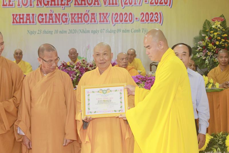Đồng Tháp: Lễ tốt nghiệp khoá VIII và khai giảng khoá IX trường TCPH Đồng Tháp