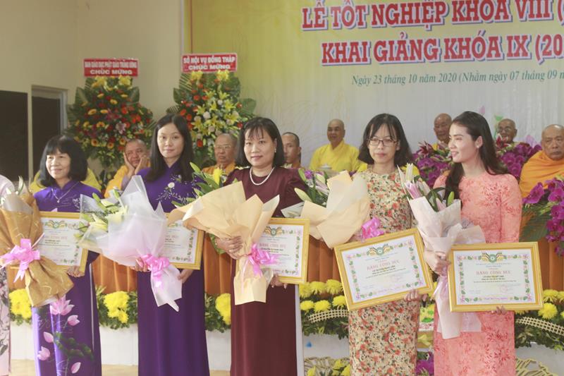 Đồng Tháp: Lễ tốt nghiệp khoá VIII và khai giảng khoá IX trường TCPH Đồng Tháp