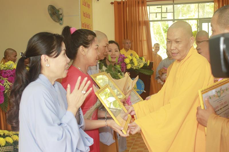 Đồng Tháp: Lễ tốt nghiệp khoá VIII và khai giảng khoá IX trường TCPH Đồng Tháp