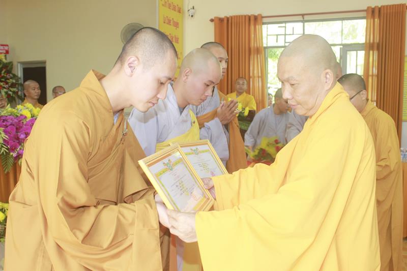 Đồng Tháp: Lễ tốt nghiệp khoá VIII và khai giảng khoá IX trường TCPH Đồng Tháp