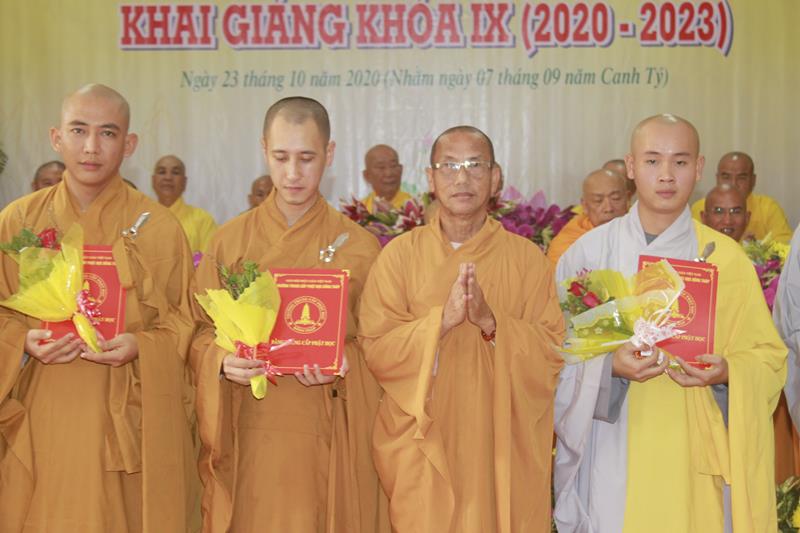 Đồng Tháp: Lễ tốt nghiệp khoá VIII và khai giảng khoá IX trường TCPH Đồng Tháp