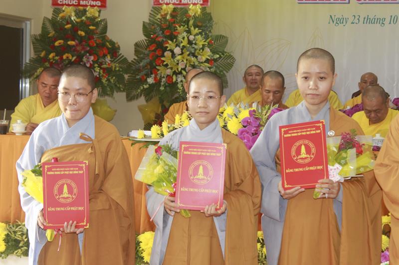 Đồng Tháp: Lễ tốt nghiệp khoá VIII và khai giảng khoá IX trường TCPH Đồng Tháp