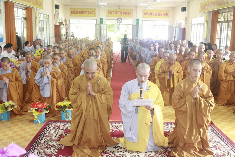 Đồng Tháp: Lễ tốt nghiệp khoá VIII và khai giảng khoá IX trường TCPH Đồng Tháp