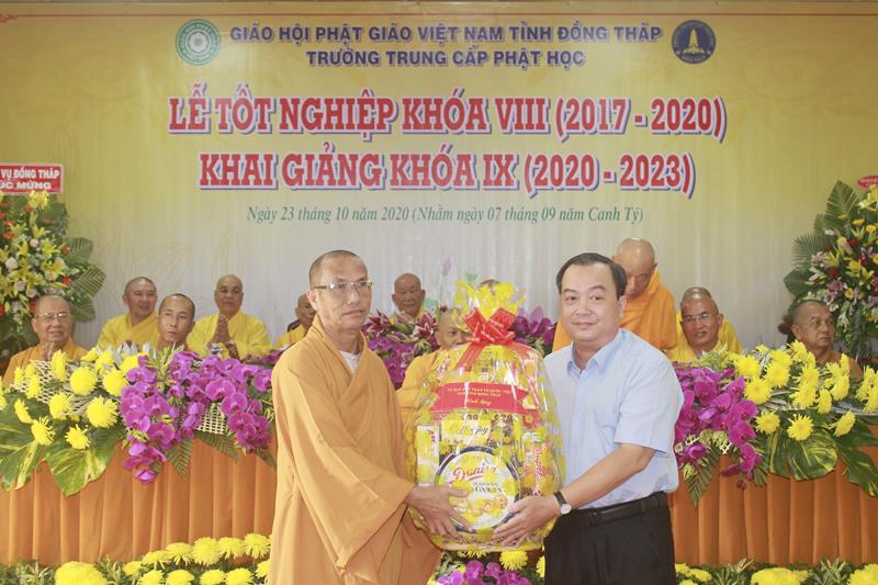 Đồng Tháp: Lễ tốt nghiệp khoá VIII và khai giảng khoá IX trường TCPH Đồng Tháp