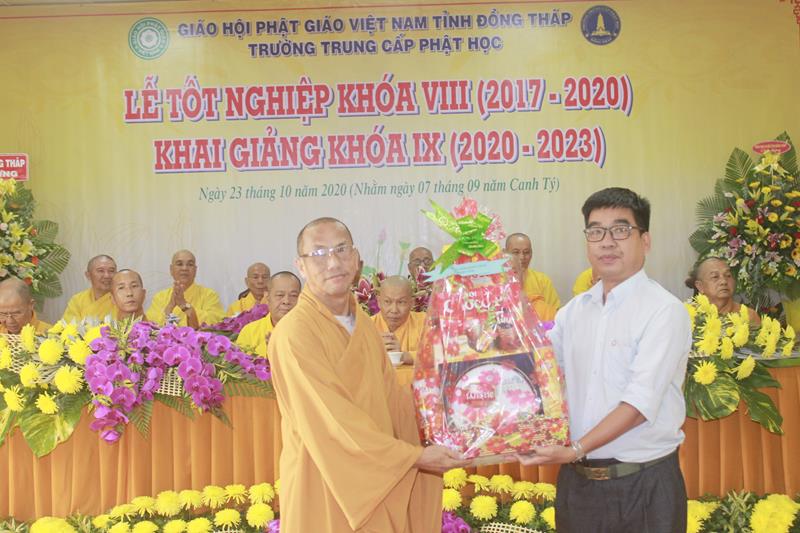 Đồng Tháp: Lễ tốt nghiệp khoá VIII và khai giảng khoá IX trường TCPH Đồng Tháp