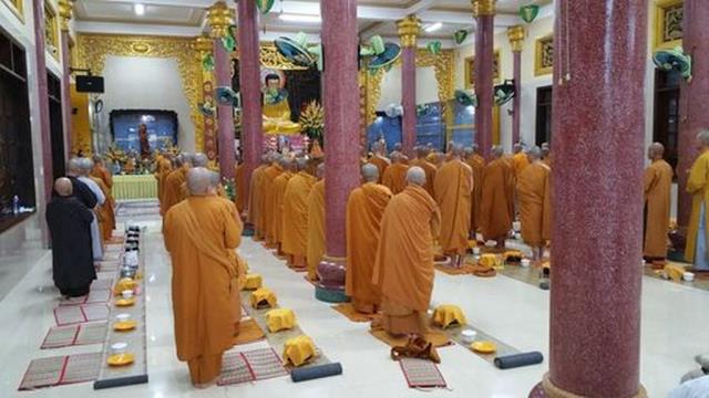 Lễ sớt bát gieo duyên tại tịnh xá Ngọc Bửu