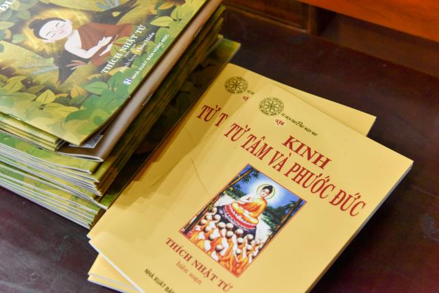 “Búp sen” đập heo, hướng về miền Trung thân yêu