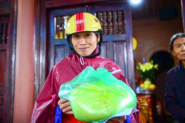 HVPGVN tại TP. HCM tặng 1000 phần quà cho bà con tại Hà Tĩnh