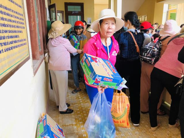Phật Giáo Thủ Đức Quyên Góp Gần 5 Tỷ Đồng Cứu Trợ Đồng Bào Miền Trung