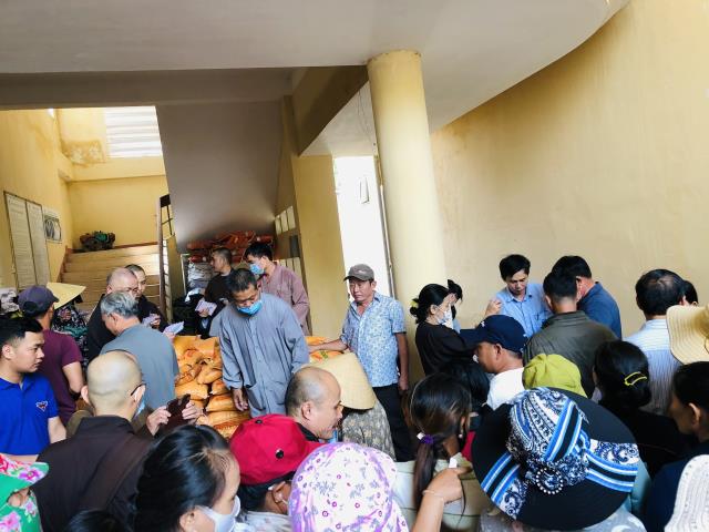 Phật Giáo Thủ Đức Quyên Góp Gần 5 Tỷ Đồng Cứu Trợ Đồng Bào Miền Trung