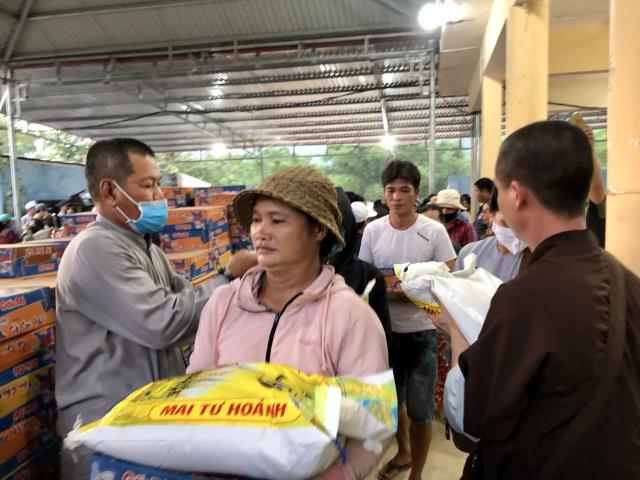 Phật Giáo Thủ Đức Quyên Góp Gần 5 Tỷ Đồng Cứu Trợ Đồng Bào Miền Trung